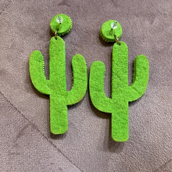 Cactus Earrings - Picture 2 of 3